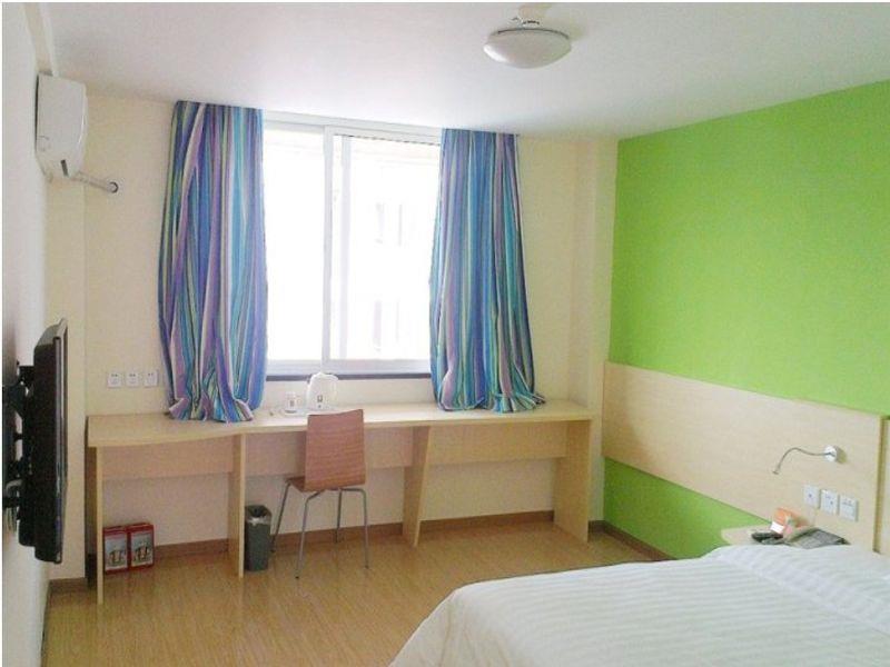 7Days Inn Chengdu North Railway Station No.2 Экстерьер фото