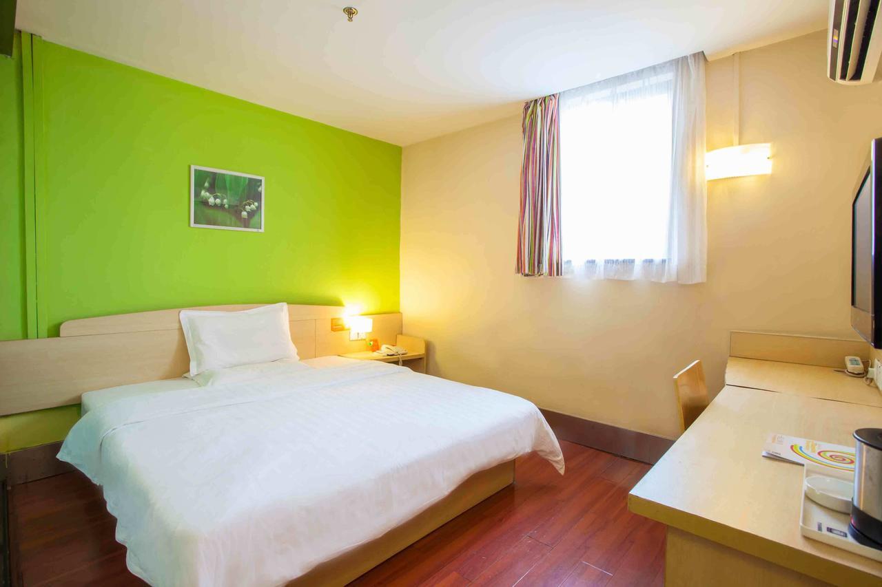 7Days Inn Chengdu North Railway Station No.2 Экстерьер фото
