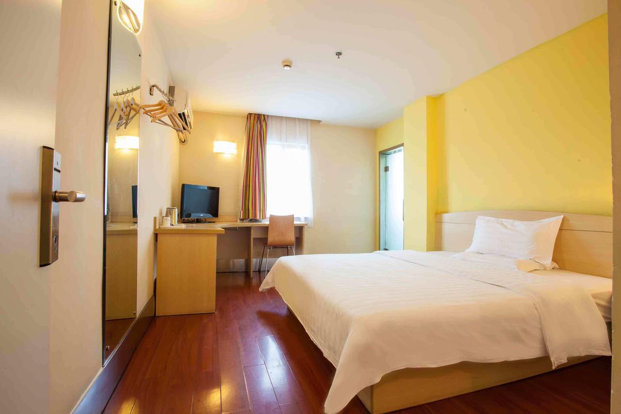 7Days Inn Chengdu North Railway Station No.2 Экстерьер фото