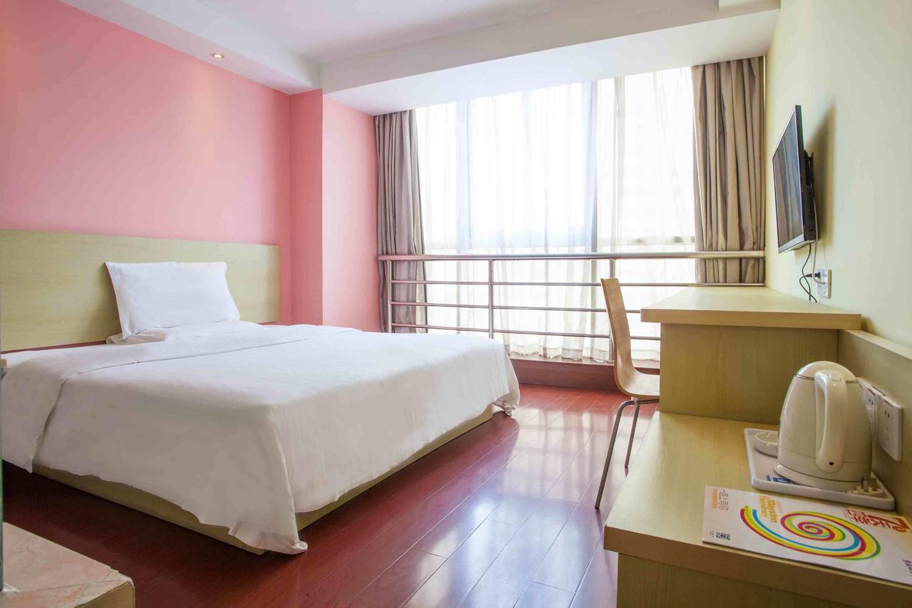 7Days Inn Chengdu North Railway Station No.2 Экстерьер фото