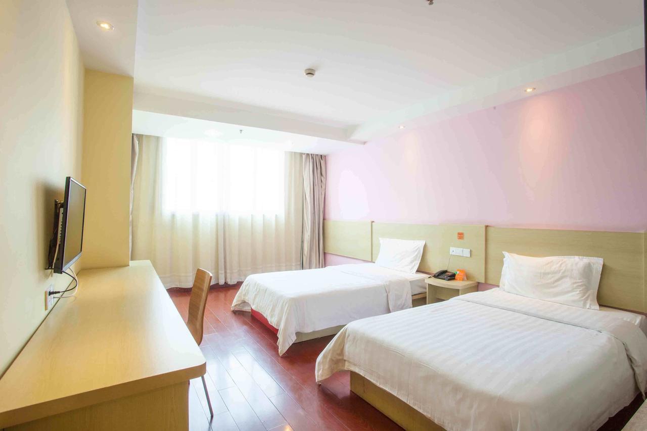 7Days Inn Chengdu North Railway Station No.2 Экстерьер фото