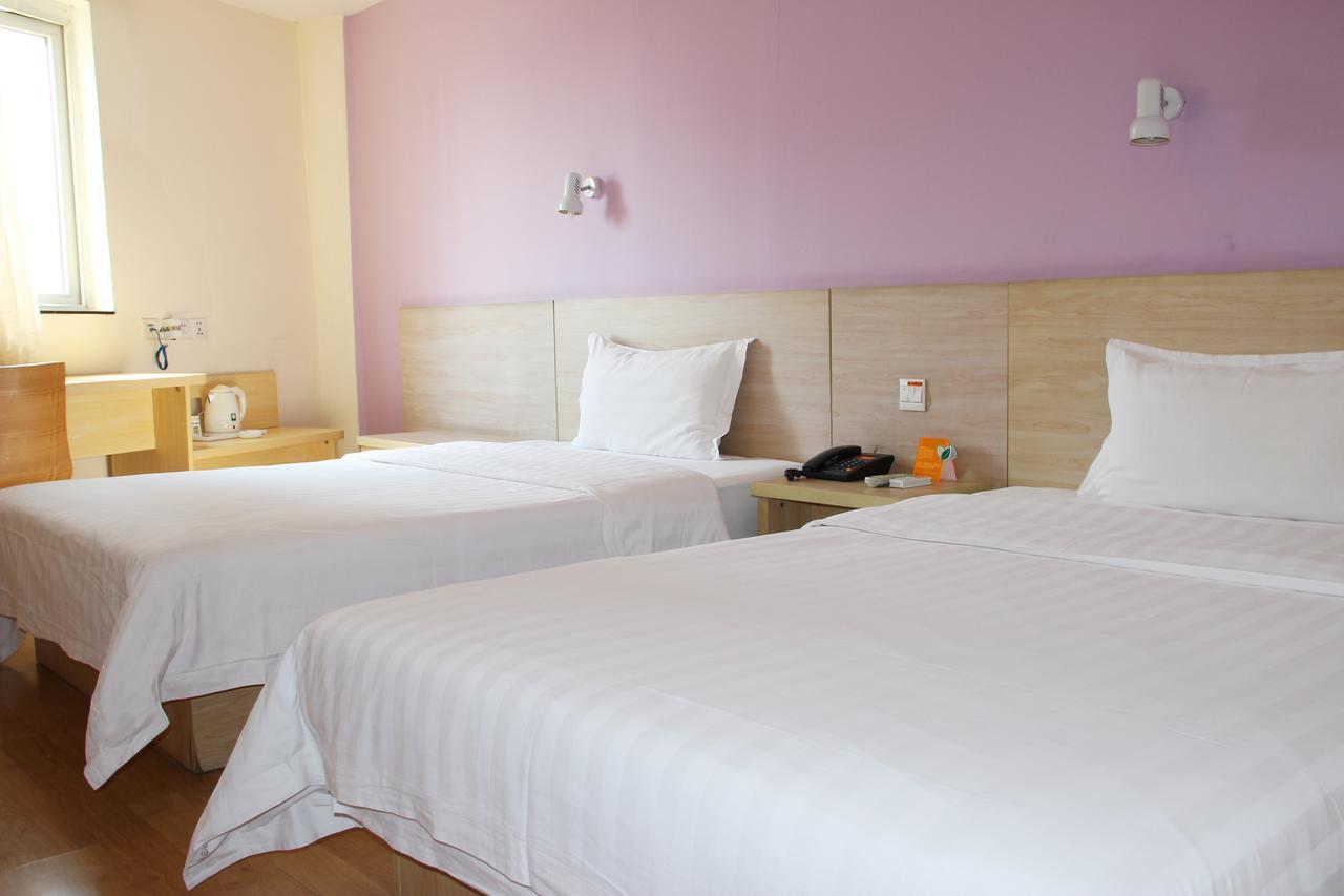 7Days Inn Chengdu North Railway Station No.2 Экстерьер фото