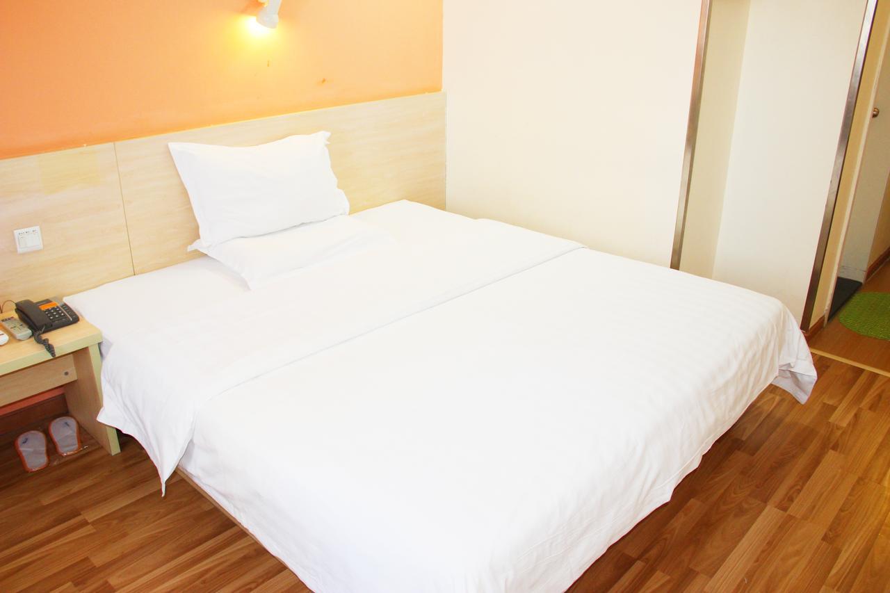 7Days Inn Chengdu North Railway Station No.2 Экстерьер фото