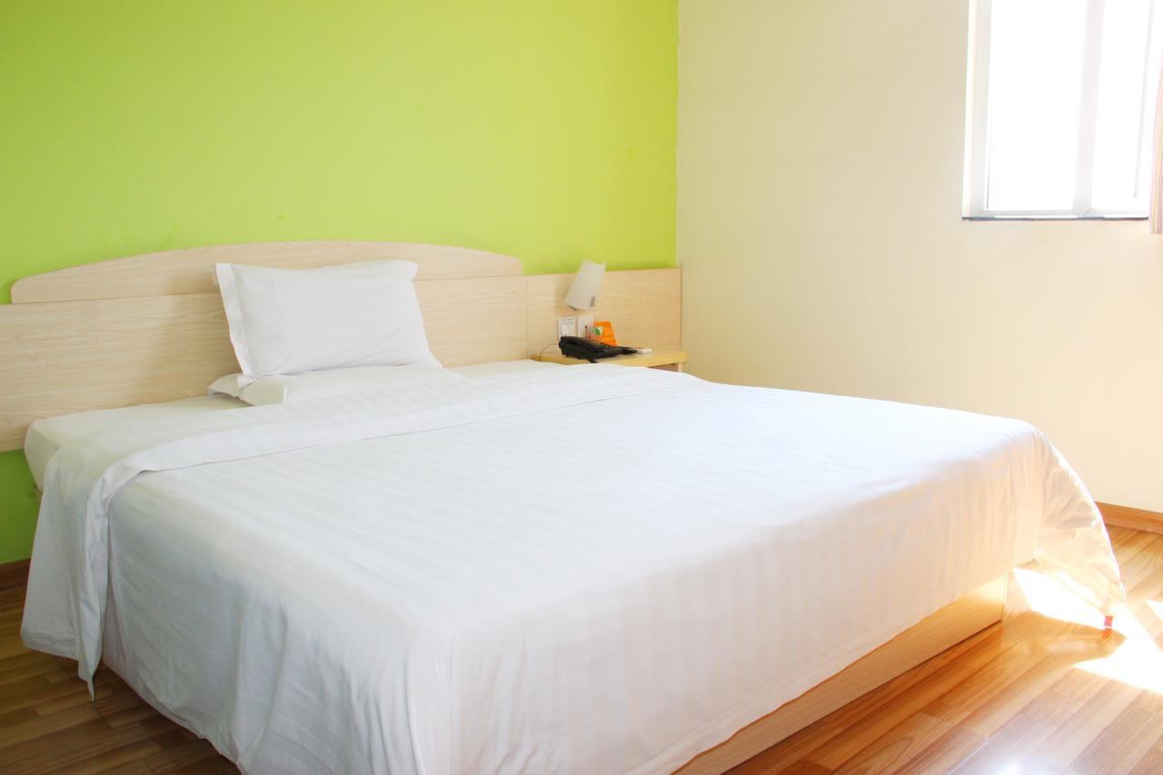 7Days Inn Chengdu North Railway Station No.2 Экстерьер фото