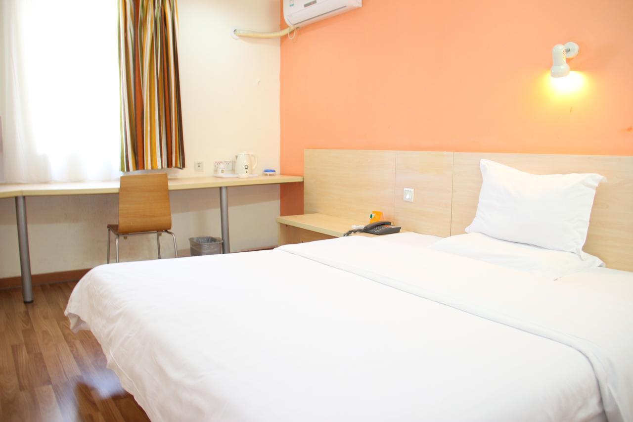 7Days Inn Chengdu North Railway Station No.2 Экстерьер фото